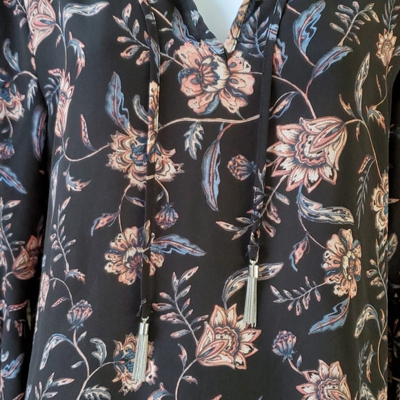 Next to new Ivanka Trump Blouse - Picture 3 of 6